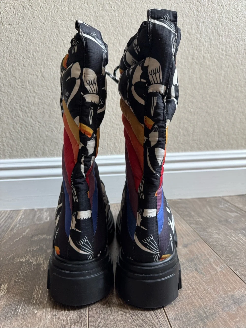 FARM Rio Graphic Toucans Puffy Tall Winter Boots Women 7 Rainbow Quilted NWOT